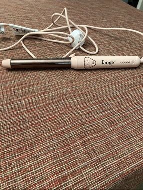 L’ange Le Pirouette Rotating Titanium Curling Wand